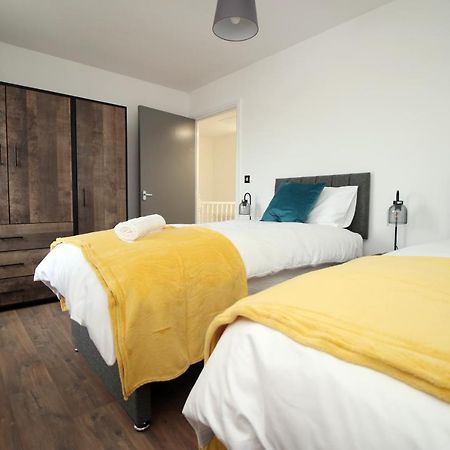 Delft - Spacious Home, High Speed Wi-Fi, Free Parking, Terrace Swindon Ngoại thất bức ảnh