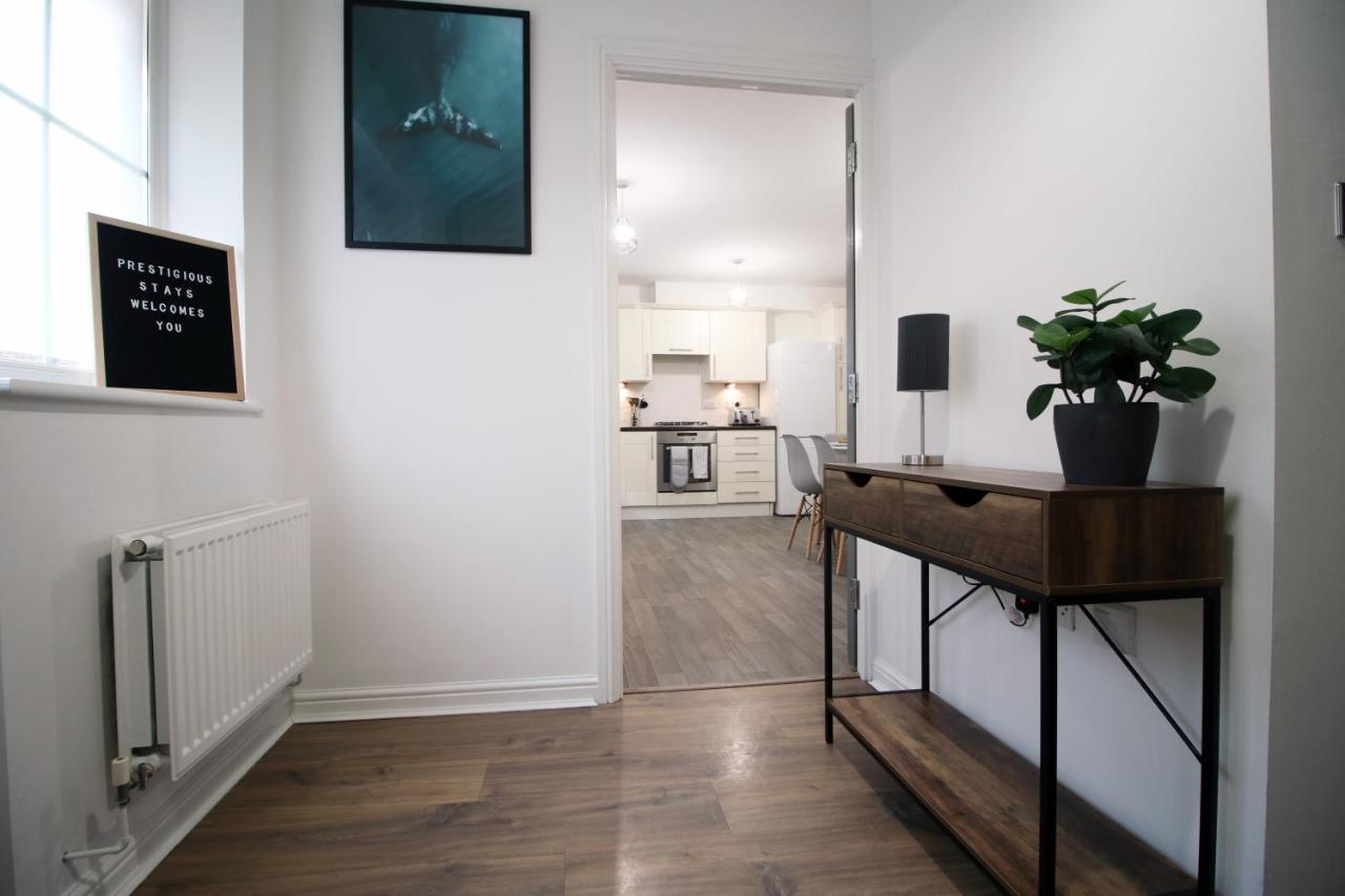 Delft - Spacious Home, High Speed Wi-Fi, Free Parking, Terrace Swindon Ngoại thất bức ảnh