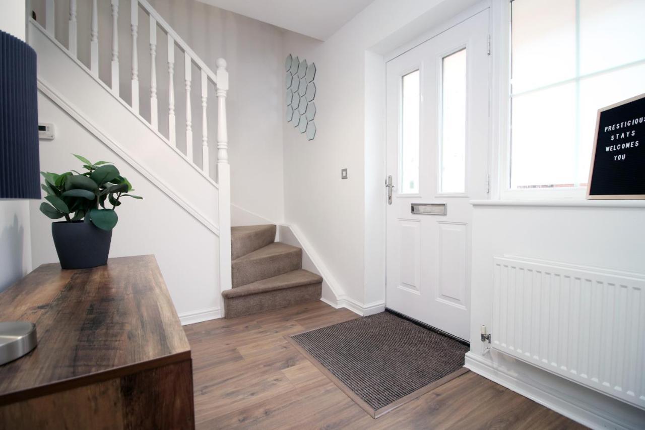 Delft - Spacious Home, High Speed Wi-Fi, Free Parking, Terrace Swindon Ngoại thất bức ảnh