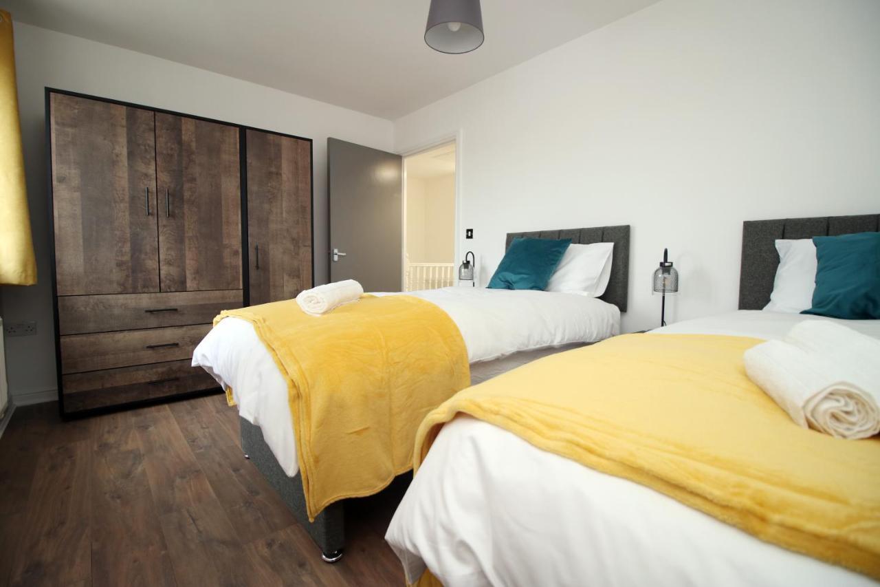 Delft - Spacious Home, High Speed Wi-Fi, Free Parking, Terrace Swindon Ngoại thất bức ảnh