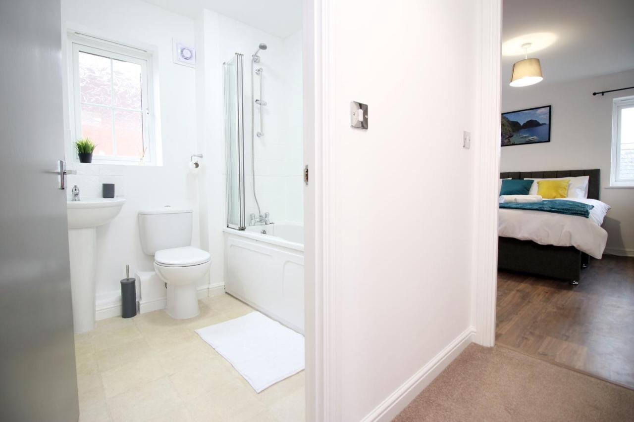 Delft - Spacious Home, High Speed Wi-Fi, Free Parking, Terrace Swindon Ngoại thất bức ảnh
