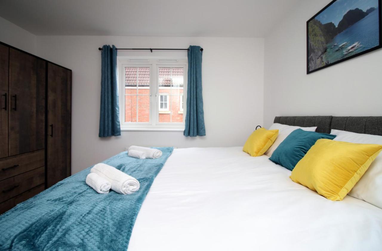 Delft - Spacious Home, High Speed Wi-Fi, Free Parking, Terrace Swindon Ngoại thất bức ảnh