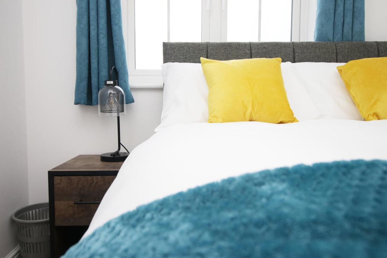 Delft - Spacious Home, High Speed Wi-Fi, Free Parking, Terrace Swindon Ngoại thất bức ảnh