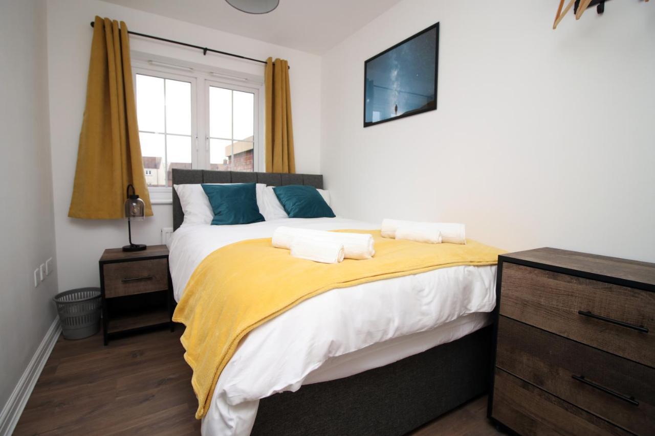 Delft - Spacious Home, High Speed Wi-Fi, Free Parking, Terrace Swindon Ngoại thất bức ảnh